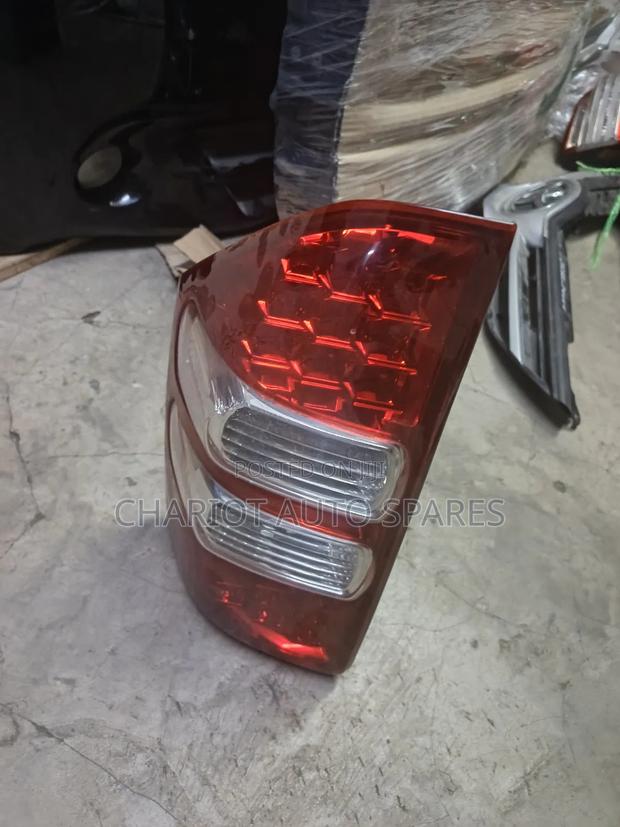 Ex Japan Toyota Noah Backlight 2010