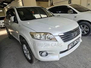 Toyota Vanguard 2014 White