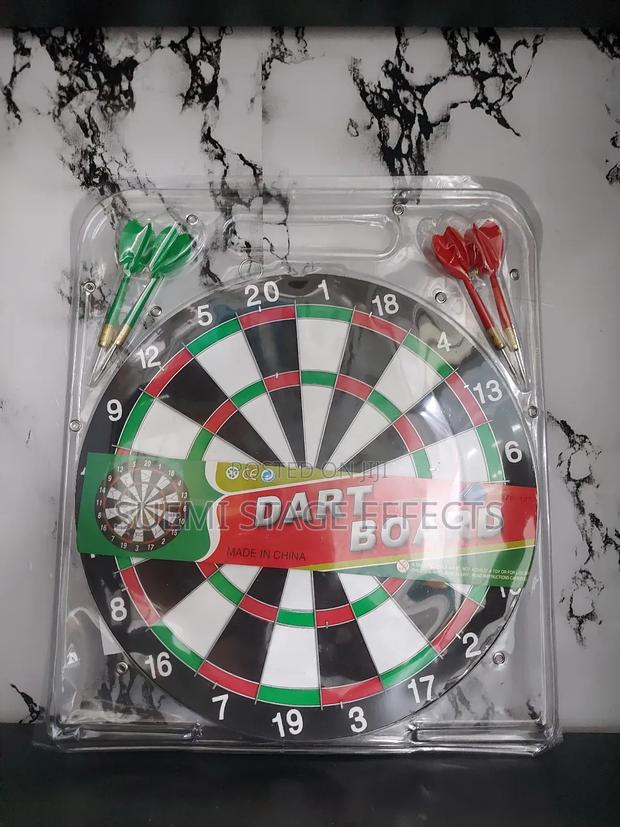 Classic Dart Board – Perfect For Fun And Competitions 12"