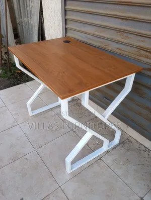 Metallic Studying Table