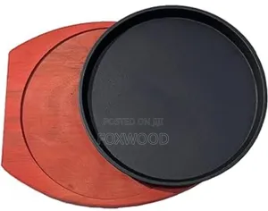 *Cast Iron Hot Sizzling Plate on Wooden Tray