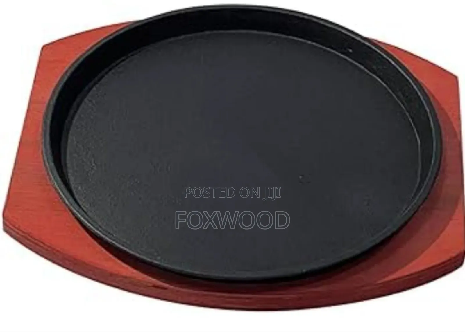 *Cast Iron Hot Sizzling Plate on Wooden Tray