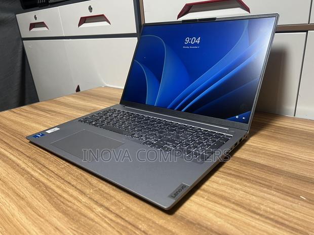 New Laptop Lenovo 8GB Intel Core I7 SSD 512GB - main view