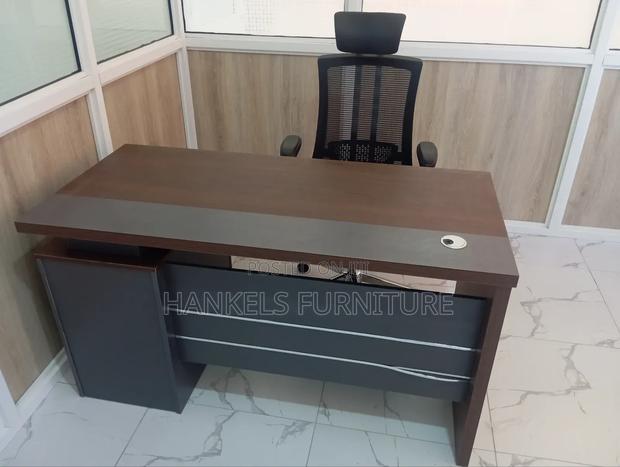 Executive Office Table - main view