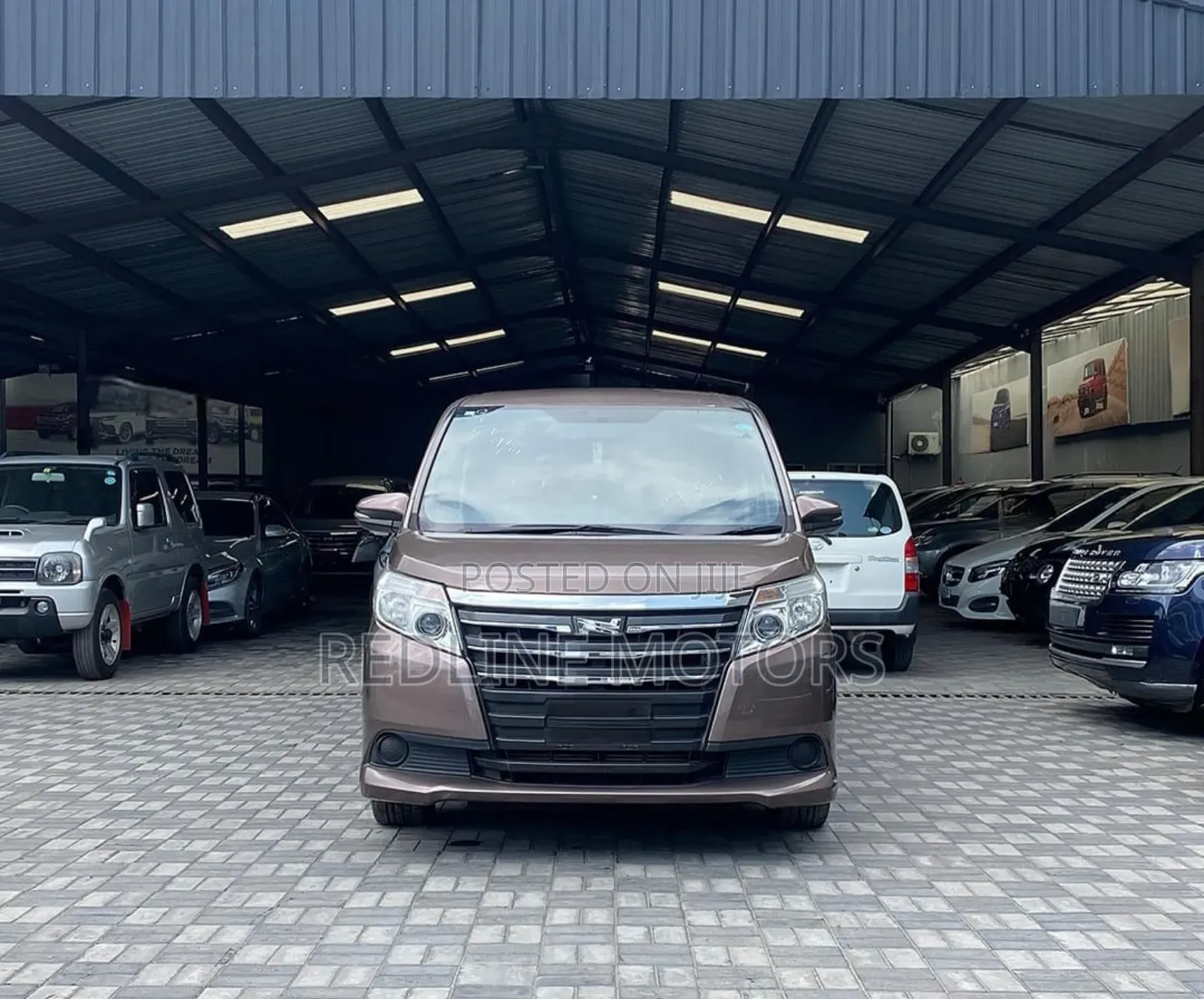 Toyota Noah 2.0 AWD (8 Seater) 2017 Brown