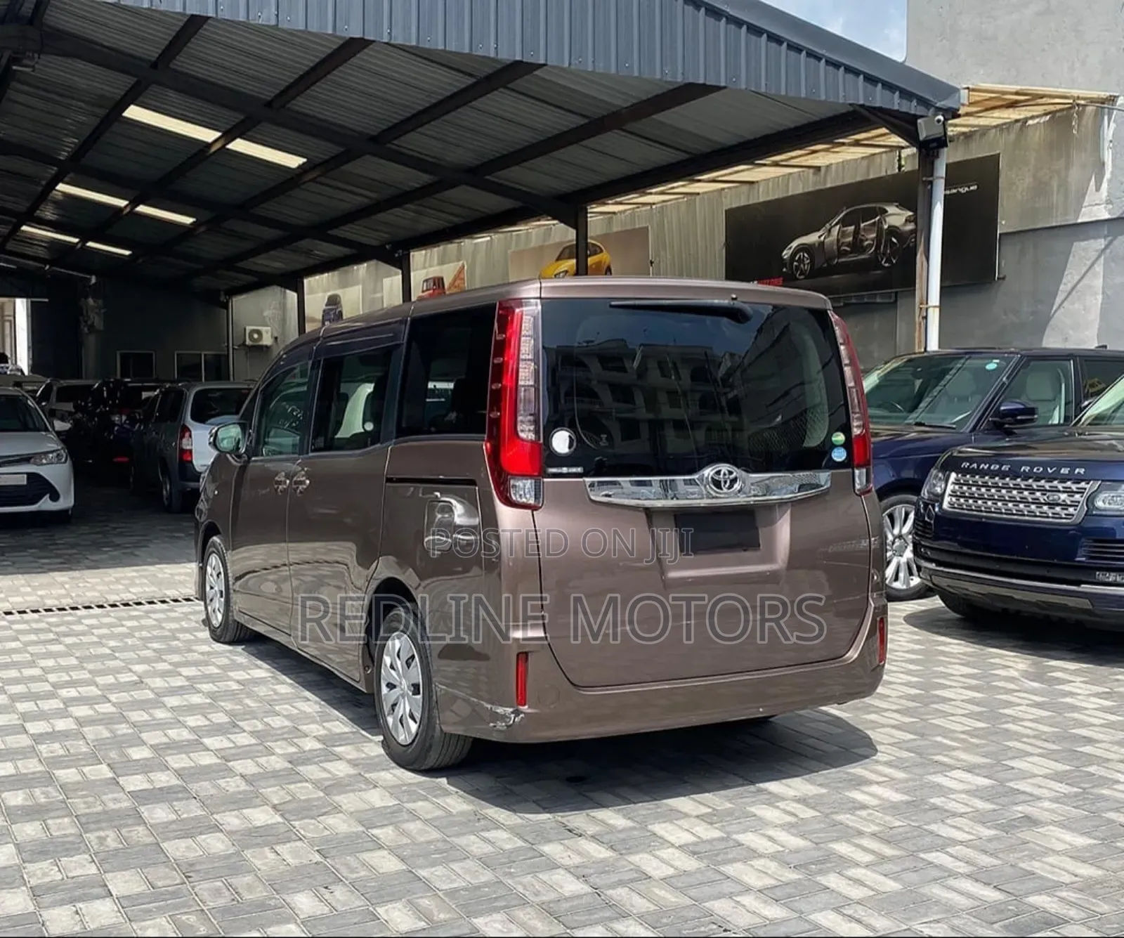 Toyota Noah 2.0 AWD (8 Seater) 2017 Brown