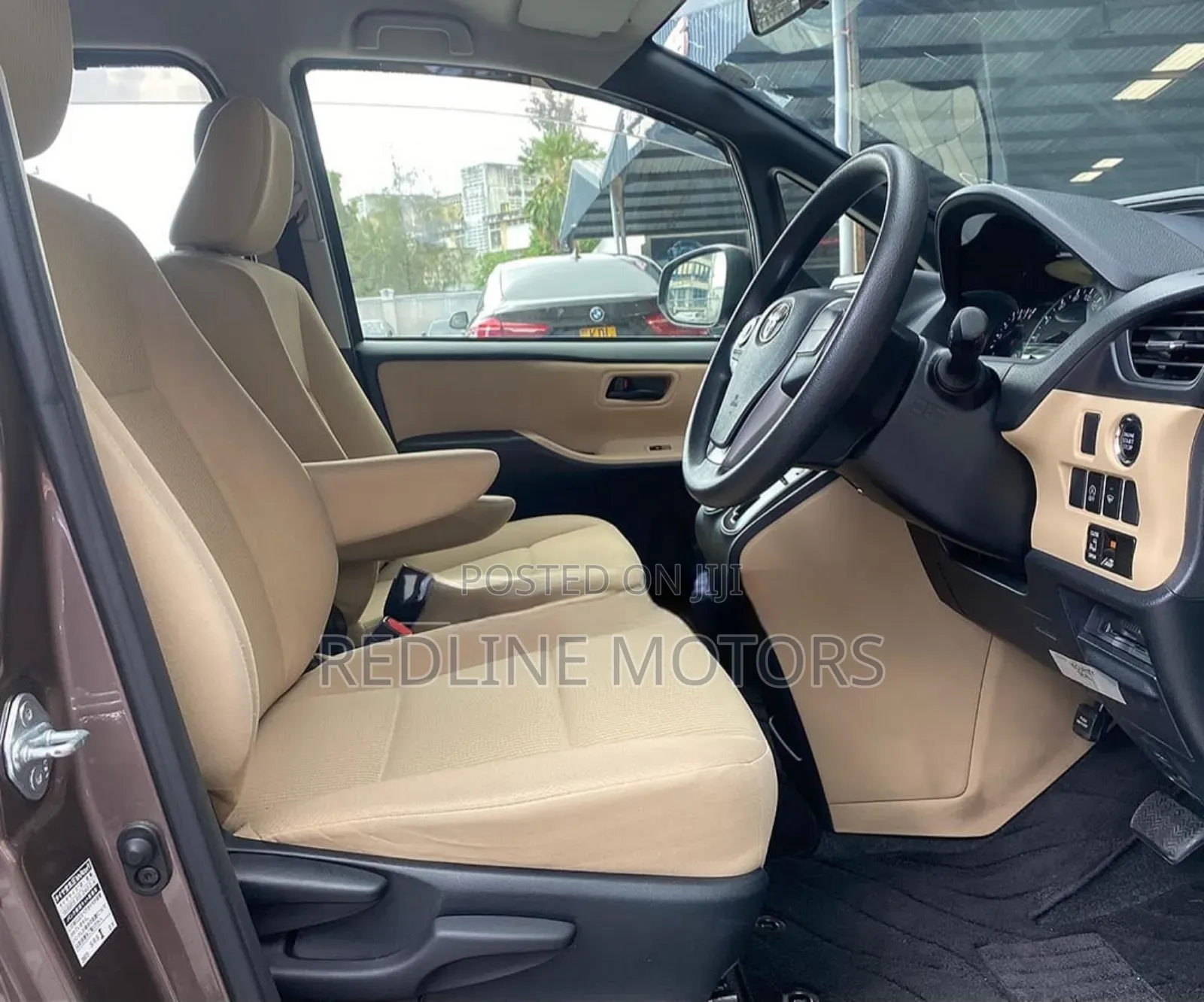 Toyota Noah 2.0 AWD (8 Seater) 2017 Brown