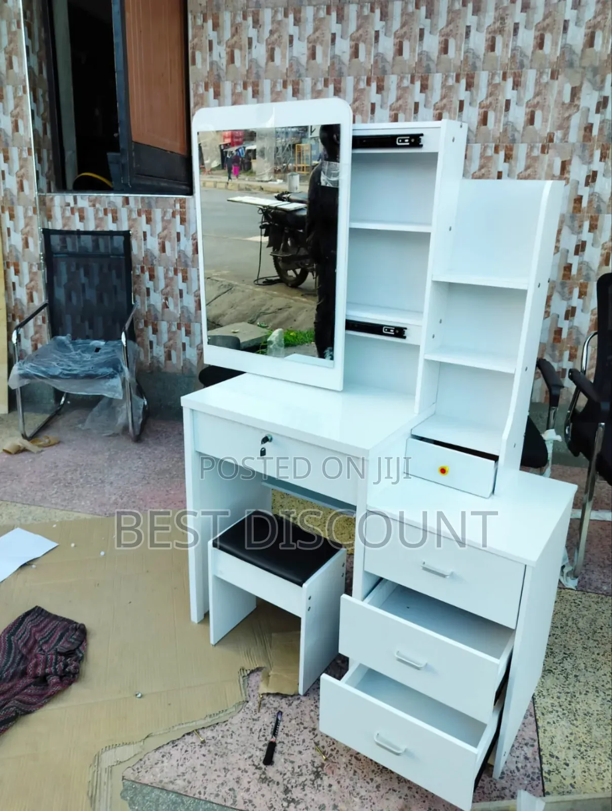 Dressing Table (With Sliding Mirror)
