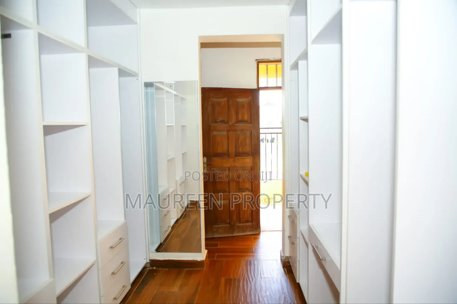 5bdrm Maisonette in Side Gateway for sale