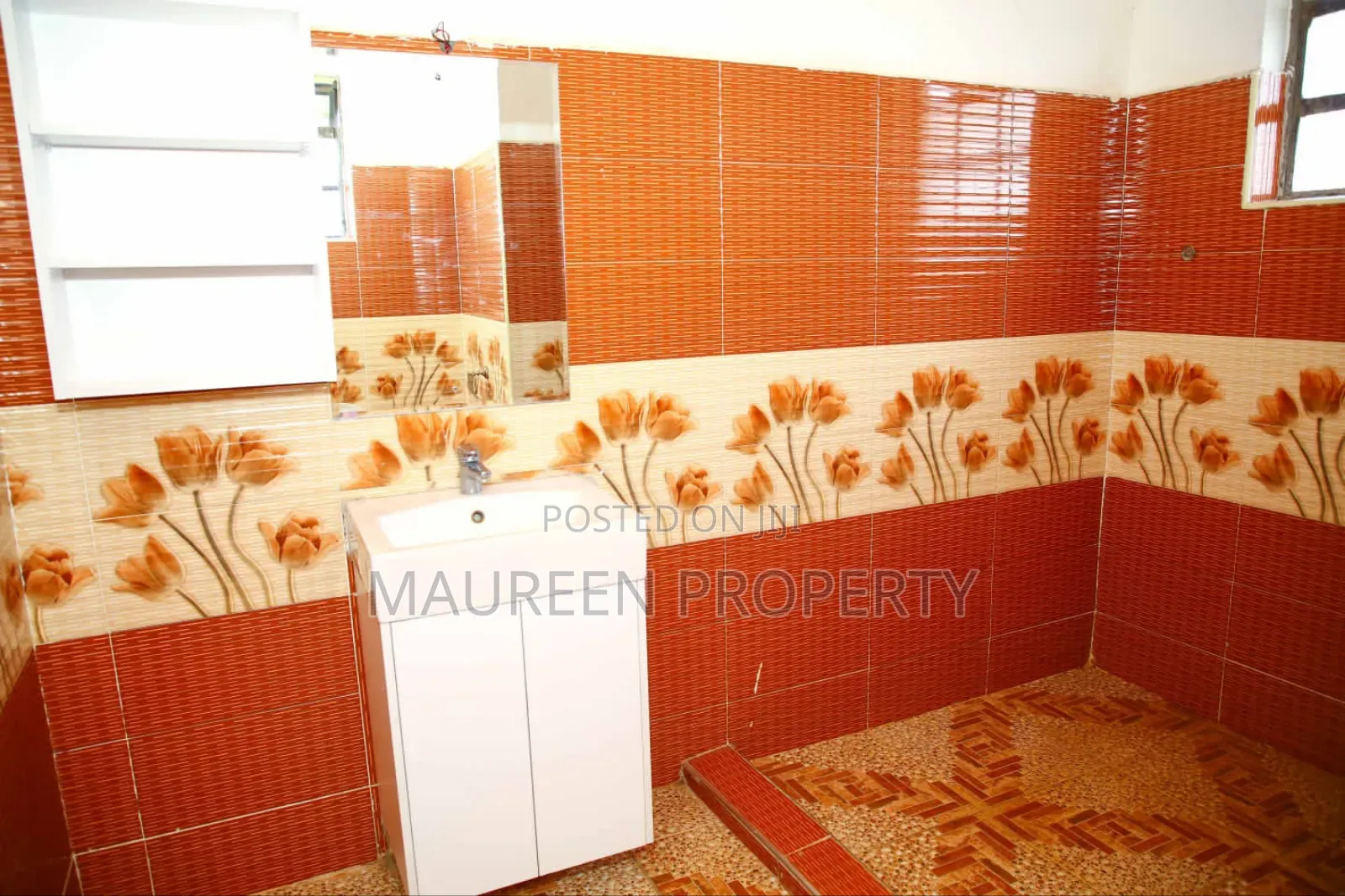 5bdrm Maisonette in Side Gateway for sale