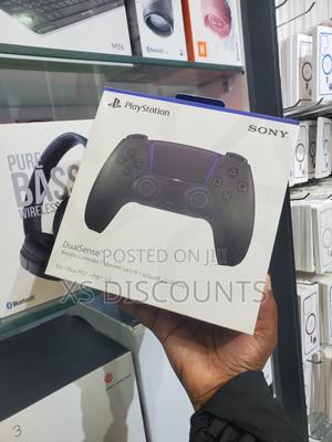 Black Ps5 Dualsense Controller - main view