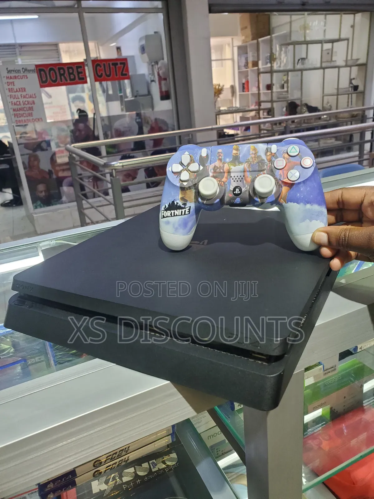 Used Ps4 *Slim* With 1 Wireless Pad