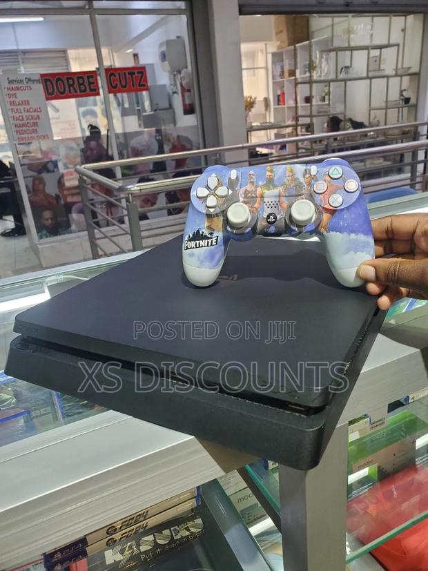Used Ps4 *Slim* With 1 Wireless Pad - main view