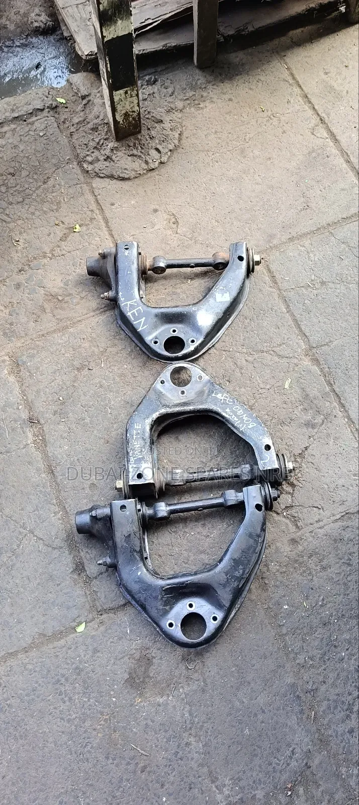 Upper Control Arms Vannette, Mazda Bondo.