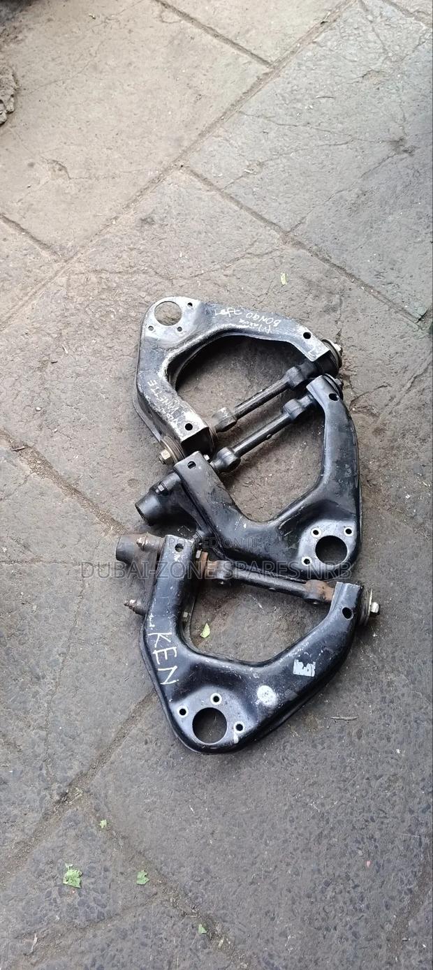Upper Control Arms Vannette, Mazda Bondo.