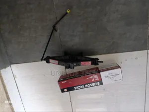 Universal 2 Ton Scissor Jack – Durable and Easy to Use