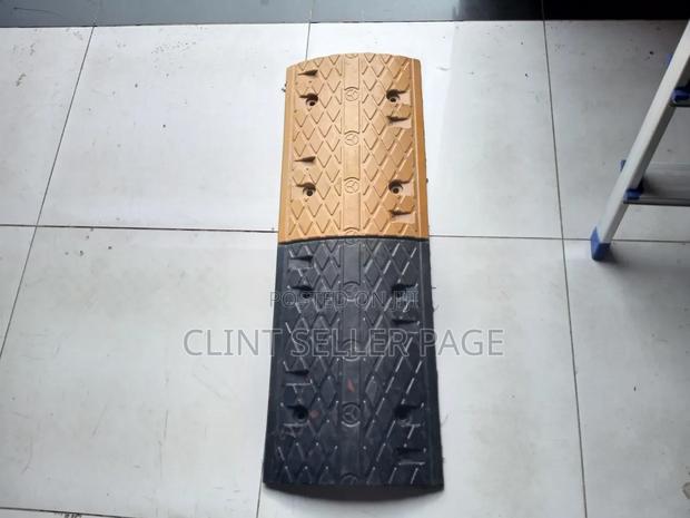 Rubber Speed Bump - thumbnail 3