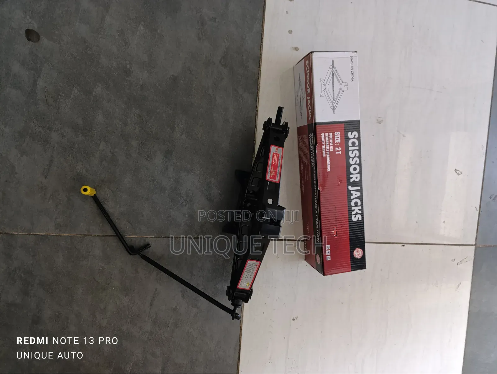 Heavy-Duty Scissor Jack – 2 Ton Capacity for All Vehicles