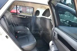 Subaru Outback 2.5i Premium AWD 2017 Pearl