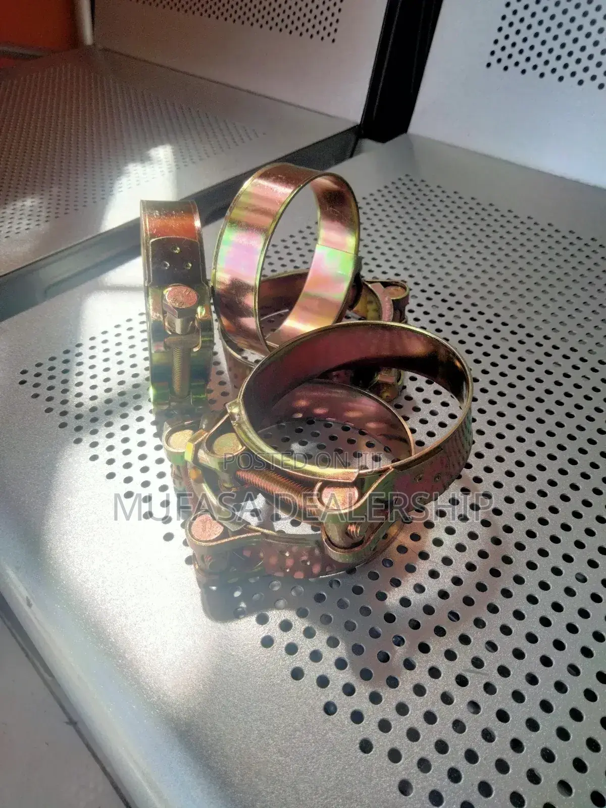 Adjustable Water Clips