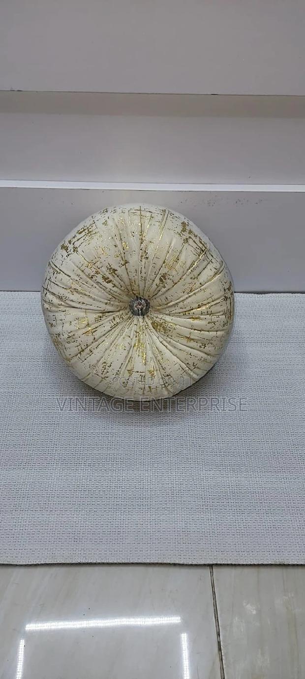 Round Decorative Pillows - thumbnail 3