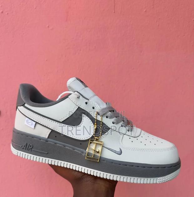 Af1 Custom 
Size 40- 45.
Price *Ksh3300* - thumbnail 2