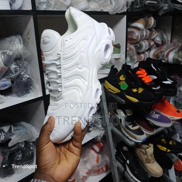 TN WhiteSize 40_________45Price *Ksh3500* - thumbnail 3