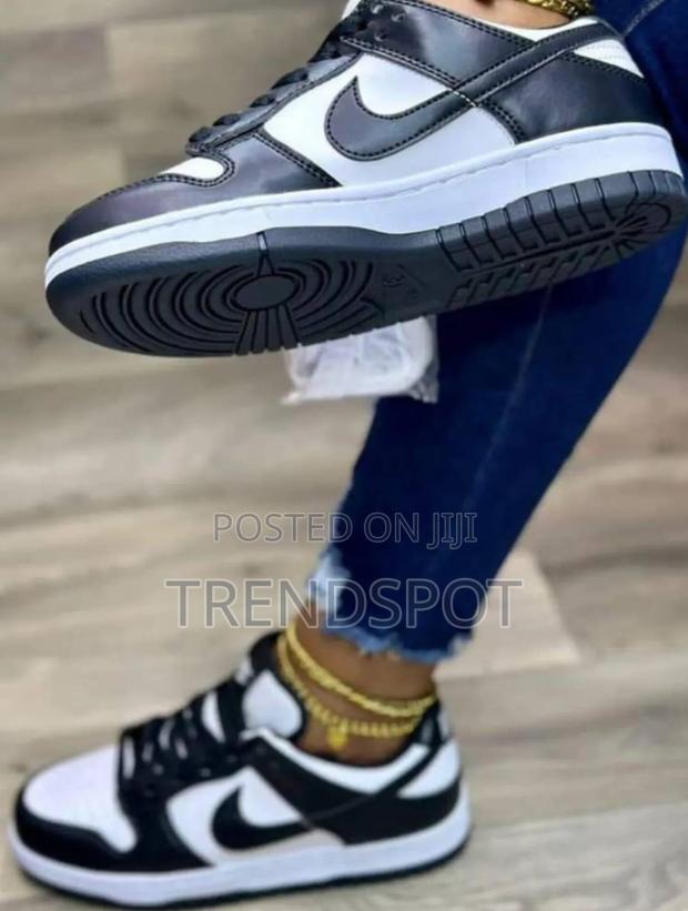 Sb Dunk  Sizes (37/38/39/40/41/42)Price:- 2500/=