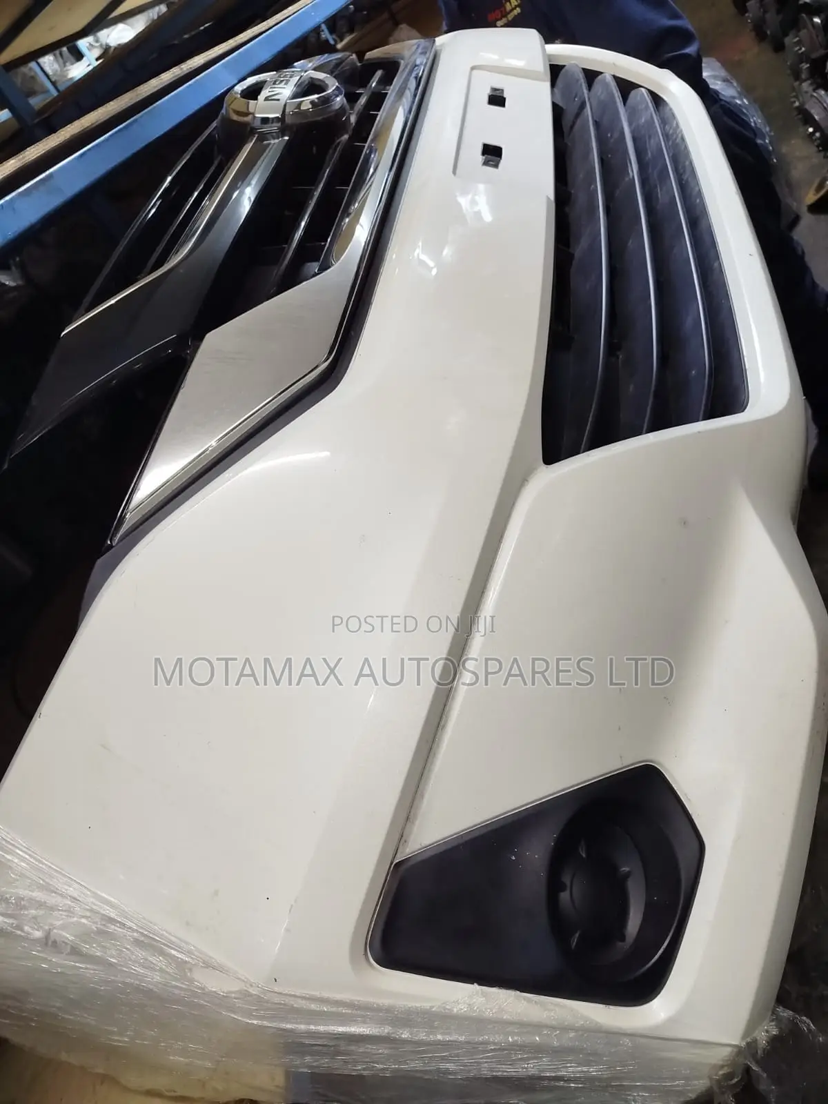 Nissan Srena C27 Nosecut