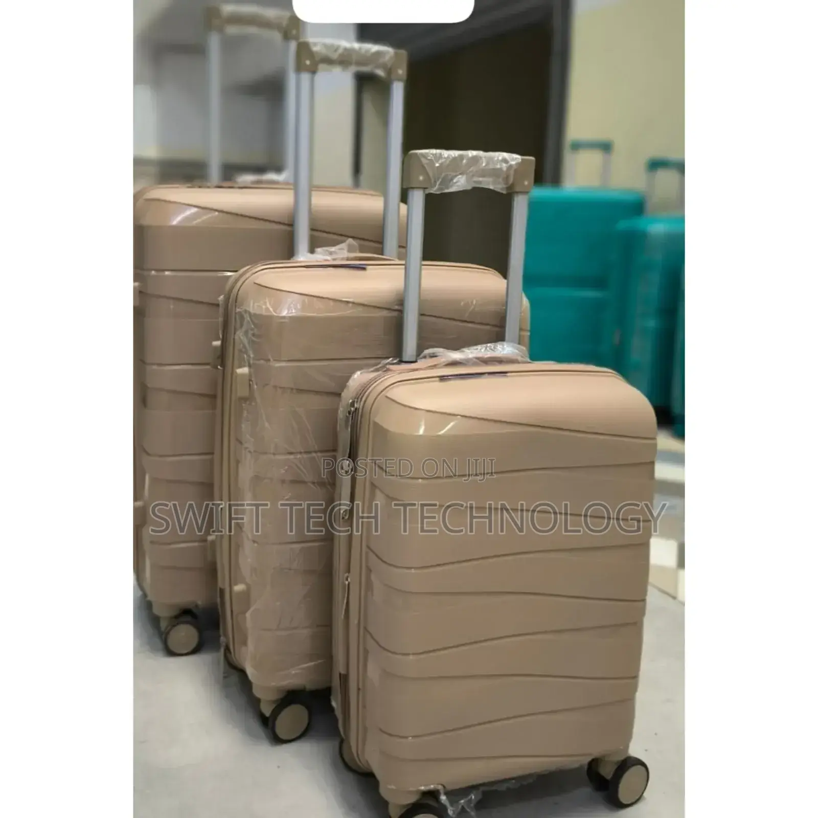 Suitcase / Travel Rubber Suitcse With Wheels