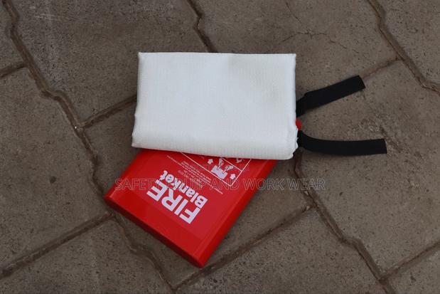 Flame Retardant Blanket (1.2m × 1.2m) - main view