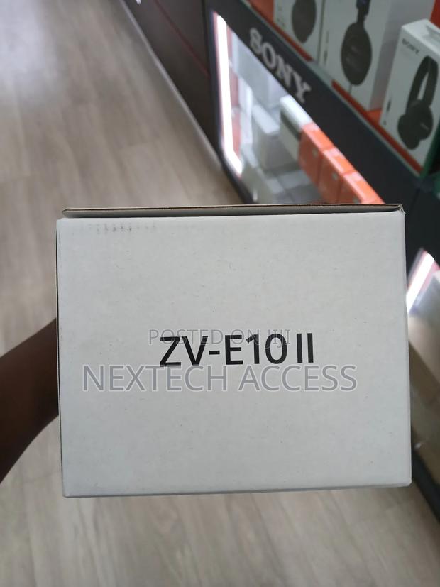 Sony ZV-E10 II Mirrorless Camera With 16-50mm Lens (Black) - thumbnail 2