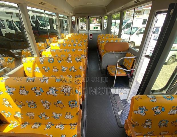 Toyota Coaster 2017 Beige - thumbnail 8
