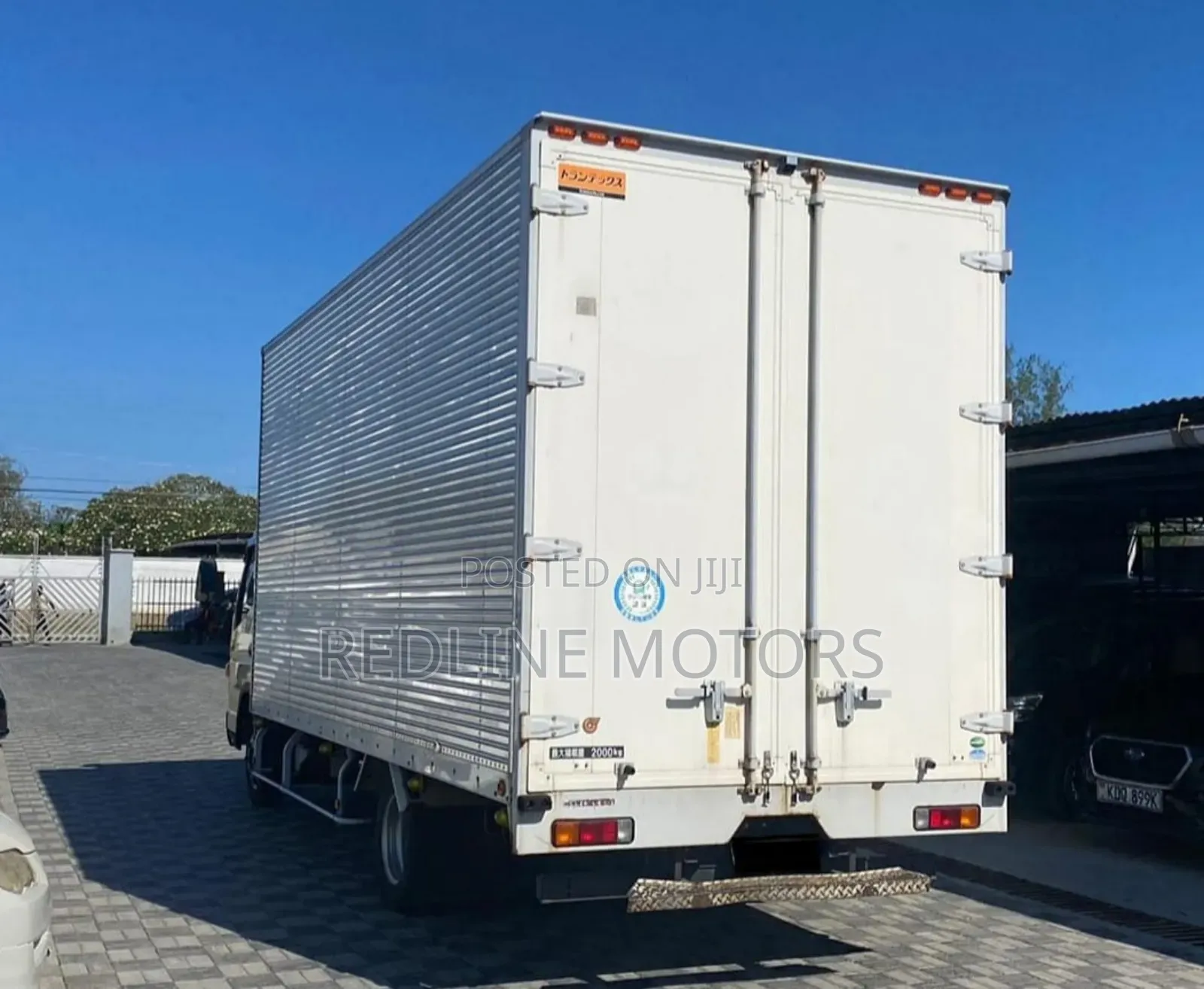 Mitsubishi Fuso Truck Beige