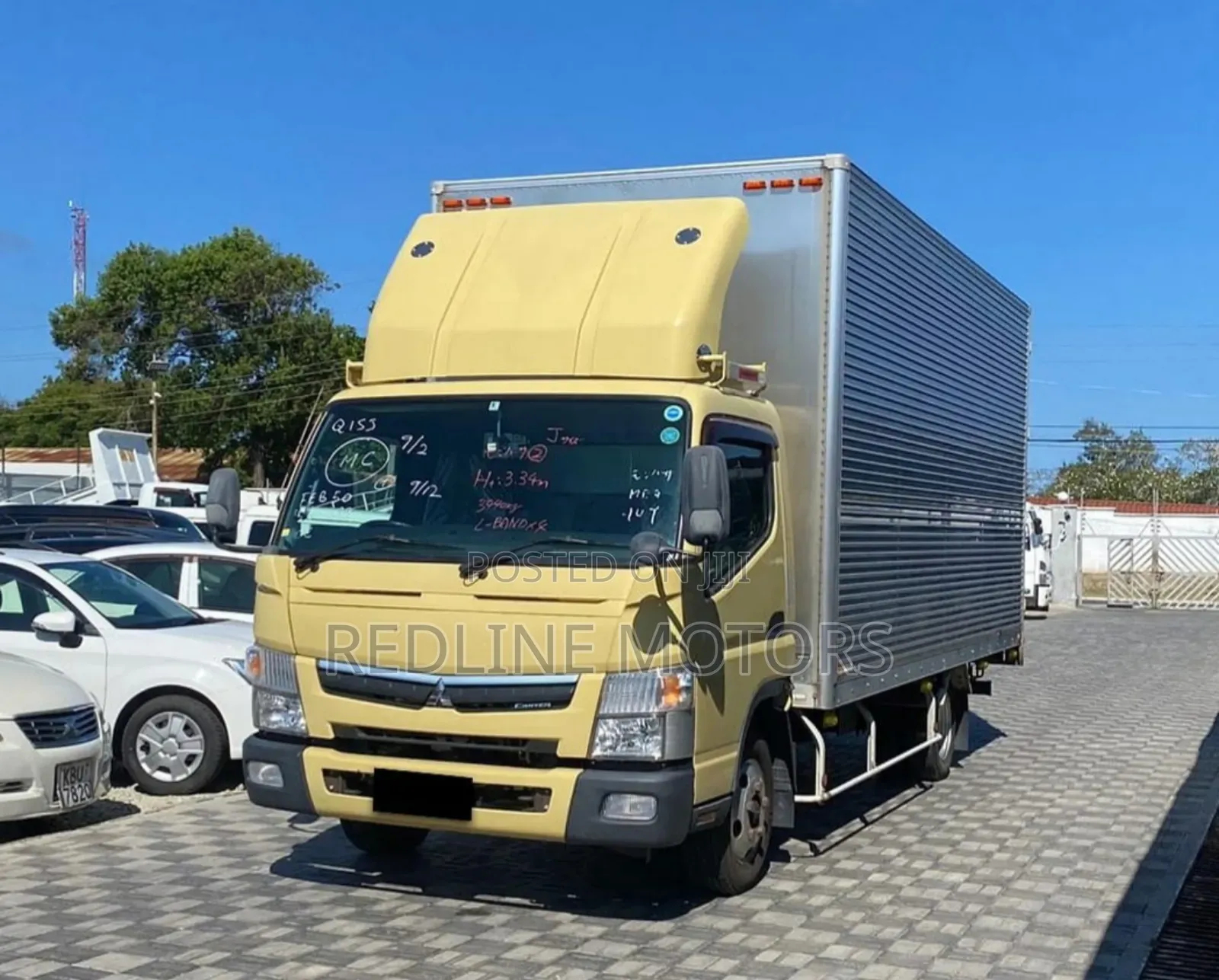 Mitsubishi Fuso Truck Beige
