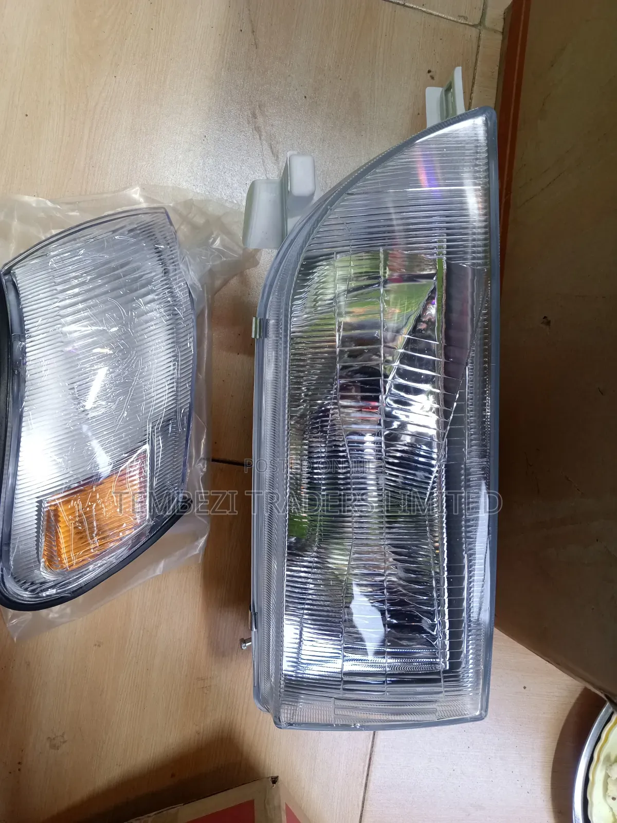 Headlamp and Corner Lamp Toyota Corolla 100
