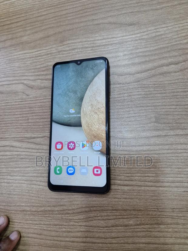 Samsung Galaxy A12 64 GB Black - main view