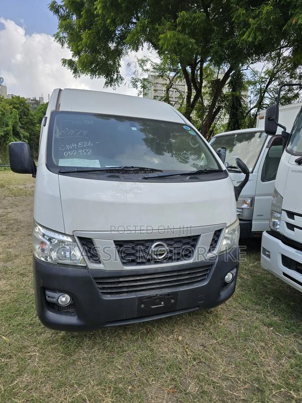 Nissan Caravan (Urvan) 2017 White - thumbnail 3