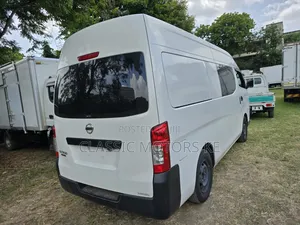 Nissan Caravan (Urvan) 2017 White