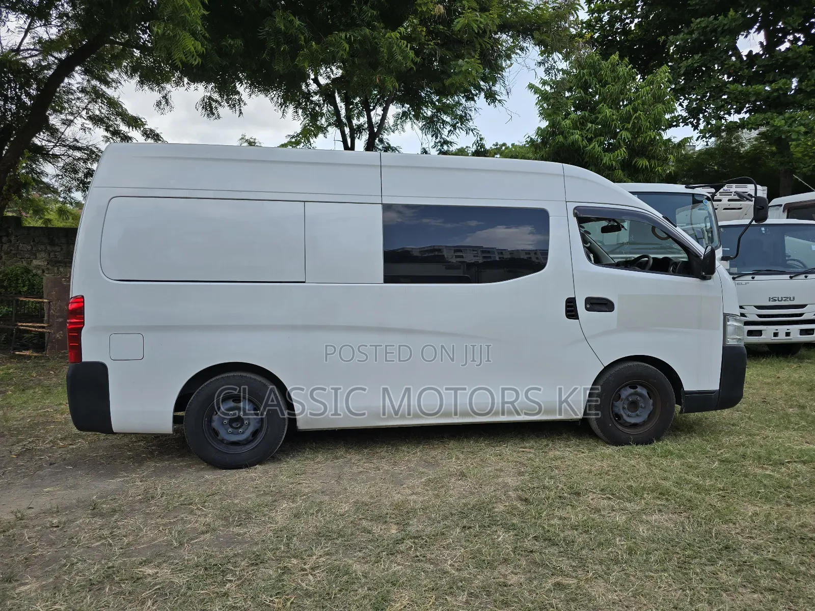 Nissan Caravan (Urvan) 2017 White