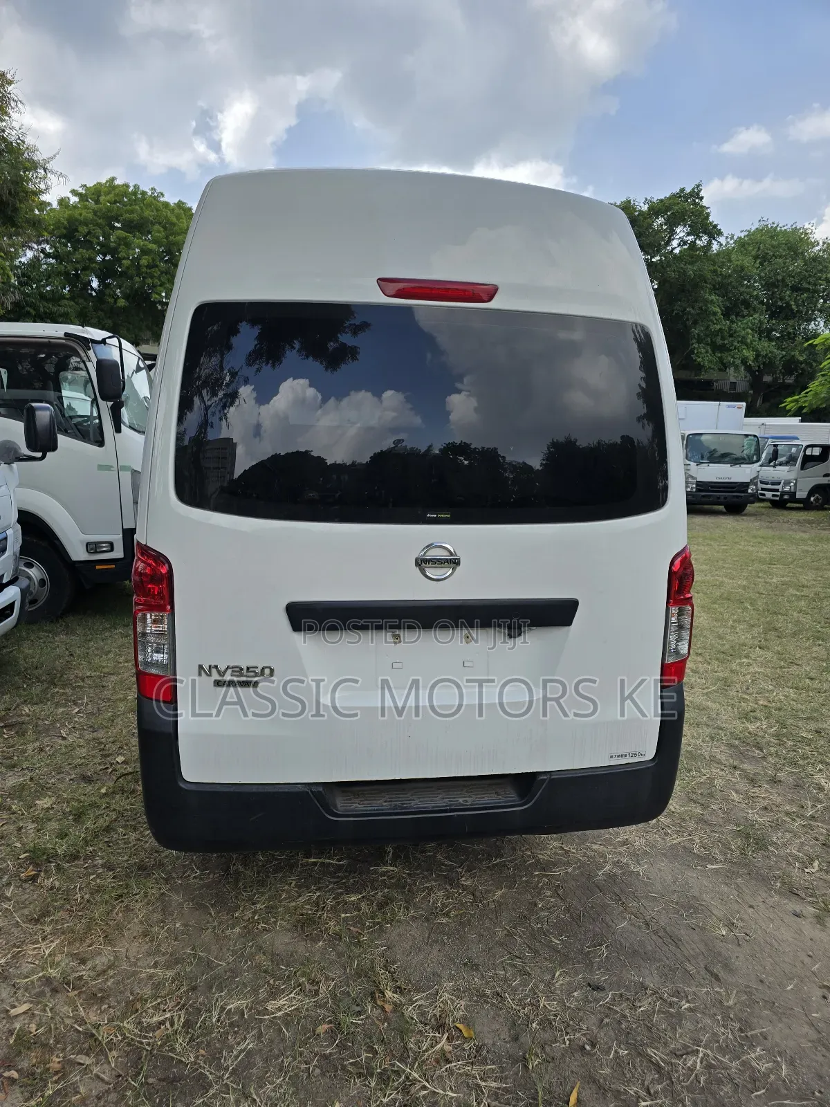 Nissan Caravan (Urvan) 2017 White