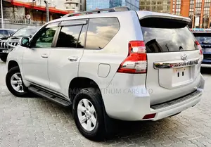 Toyota Land Cruiser Prado 2.8 2017 Silver