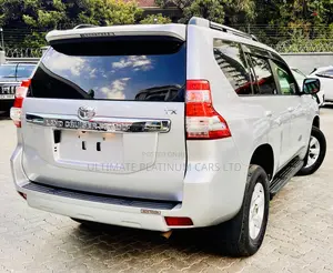 Toyota Land Cruiser Prado 2.8 2017 Silver