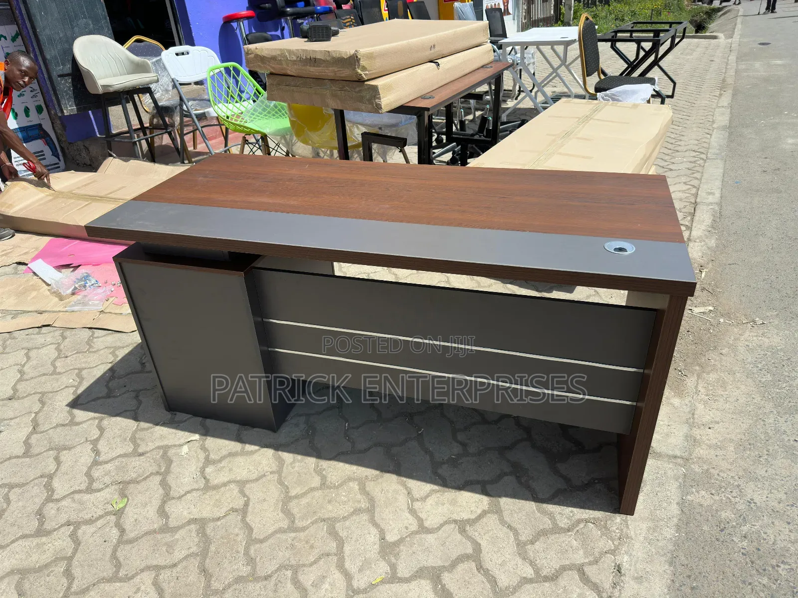 Executive Office Desk 1.6 MTR