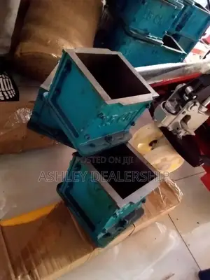 Concrete Cube Mould (150×150×150mm)