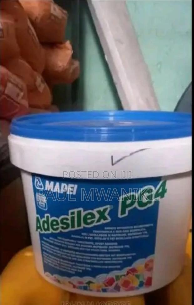 Adesilex PG4