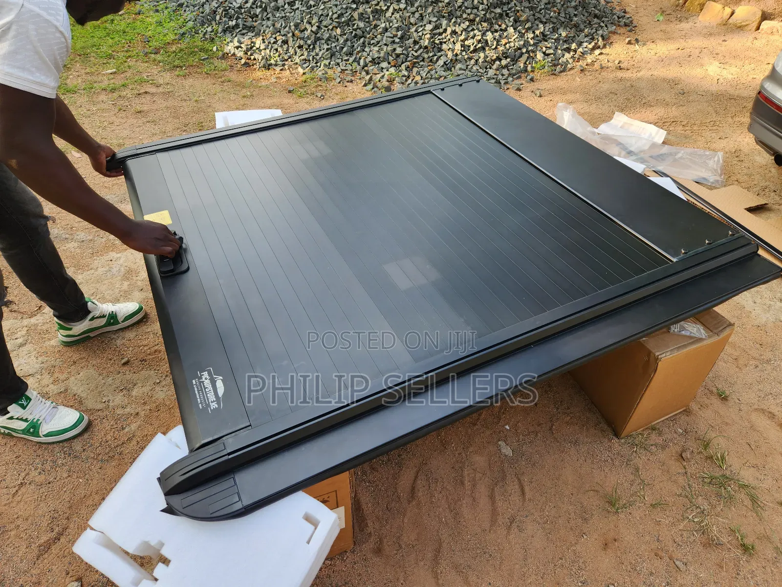 Type C Manual Roller Shutter Double Cab Cover Available