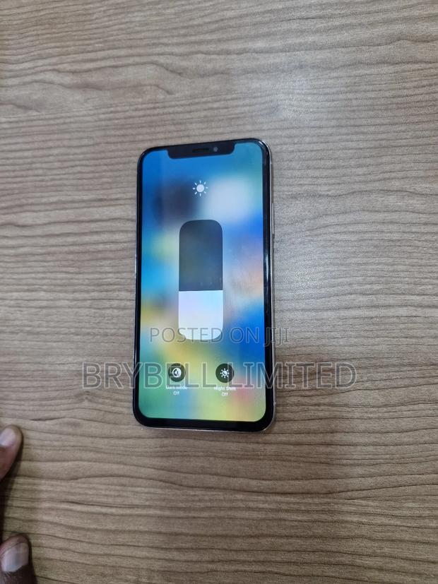 Apple iPhone X 256 GB White - thumbnail 3