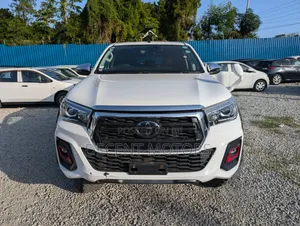 Toyota Hilux SR5 4x4 2018 White