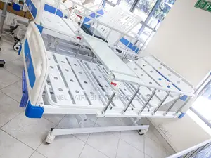 Abs Three Crank Hospital Bed (Cm035)